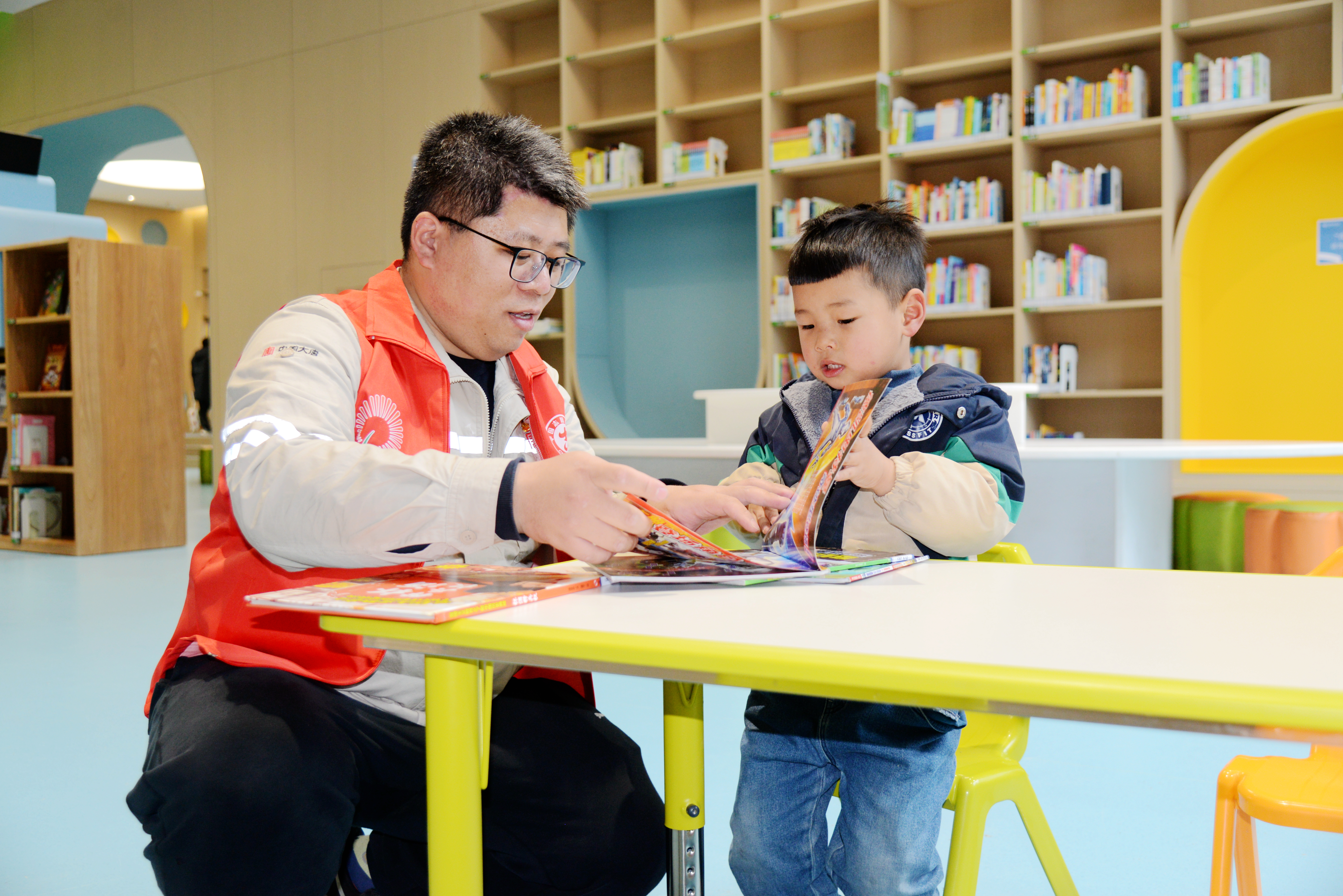 山東檢修運營公司圖書館志愿活動圖片 (4).jpg